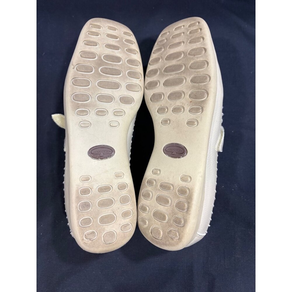 Mushrooms Womens Beige Genuine Leather Loafers Size 8M Mary Jane - Picture 6 of 10